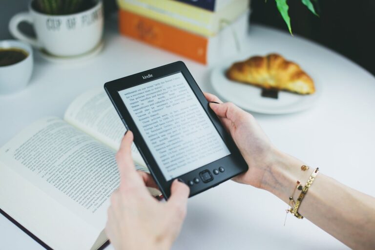 Kindle Paperwhite vs. Physical Books: Which is Better for Your Brain?